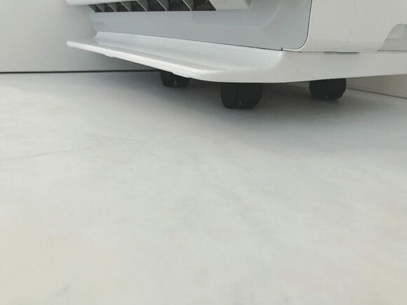 キャスター台はまったく見えません