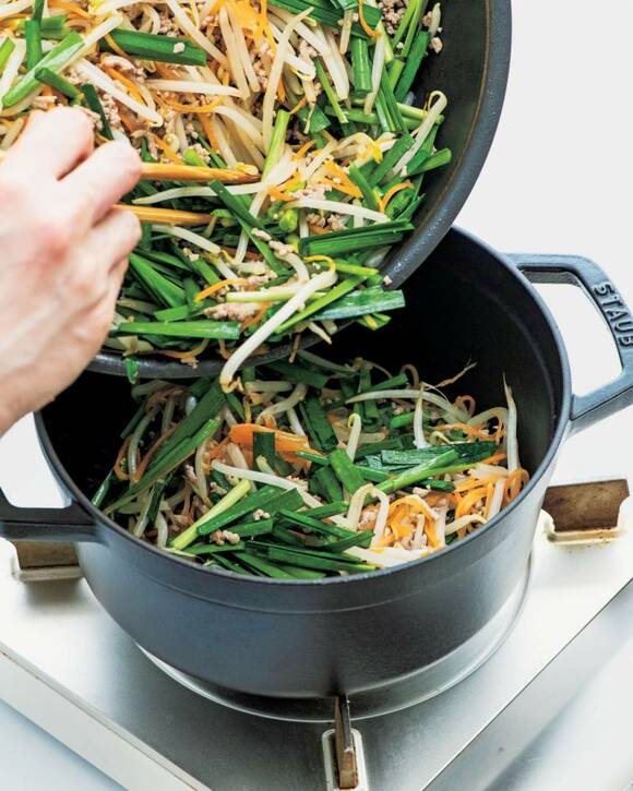 具をお鍋に入れる