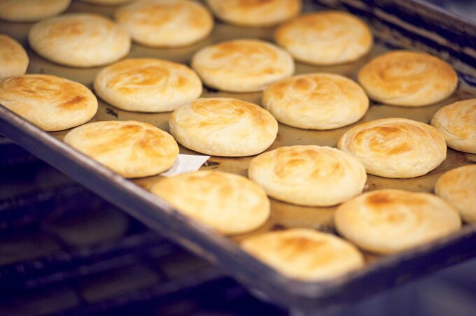 パイ生地でラードと麦芽糖のあんを包んだ台中発祥のお菓子