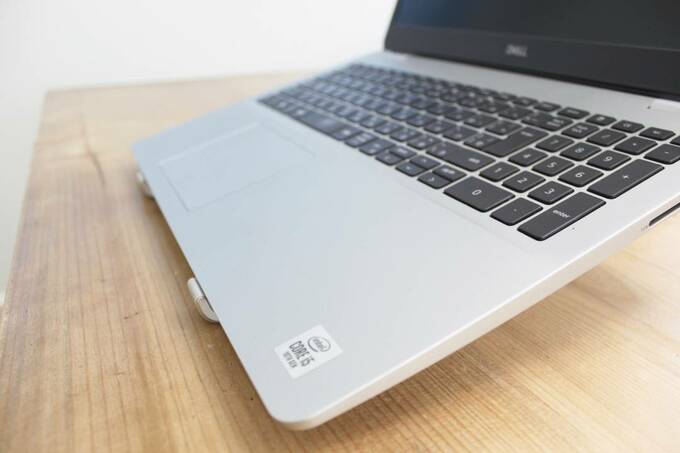 パソコン横から