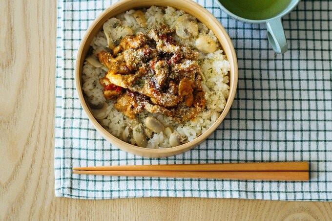 マッシュルームごはん& 豚トマト焼きのっけ弁当