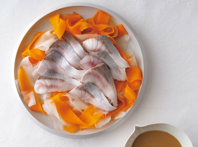 食材を入れて蒸すだけで、絶品おつまみに変身！