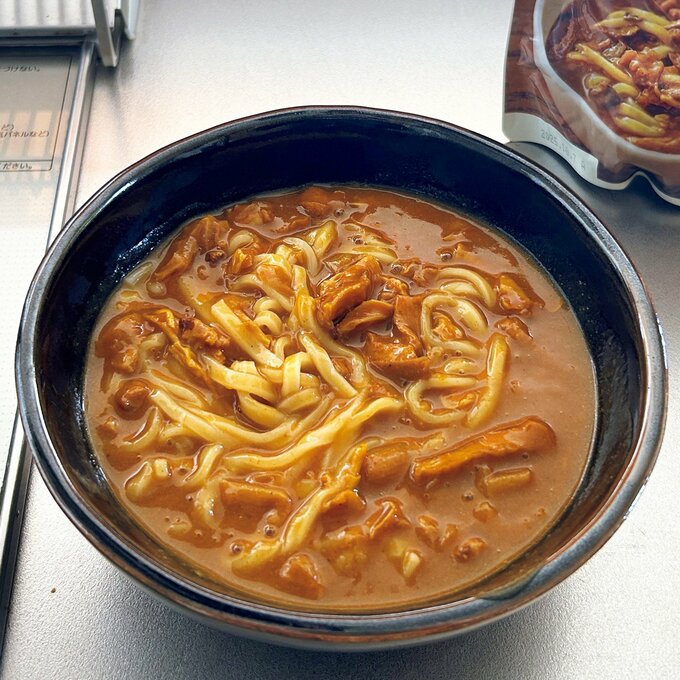 麺にかける牛すじカレースープ