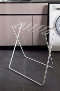 タオルハンガーでピンチの煩わしさをカット