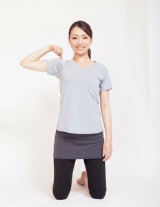 引っかかりを感じるまでひじをゆっくり開く