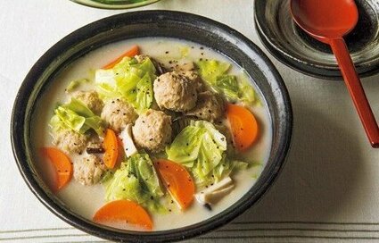 笠原将弘さん流「春キャベツ」の絶品献立。キャベツの甘味が溶けたスープがおいしい