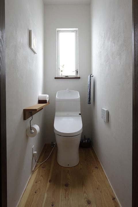 漆喰を塗装予定のトイレ