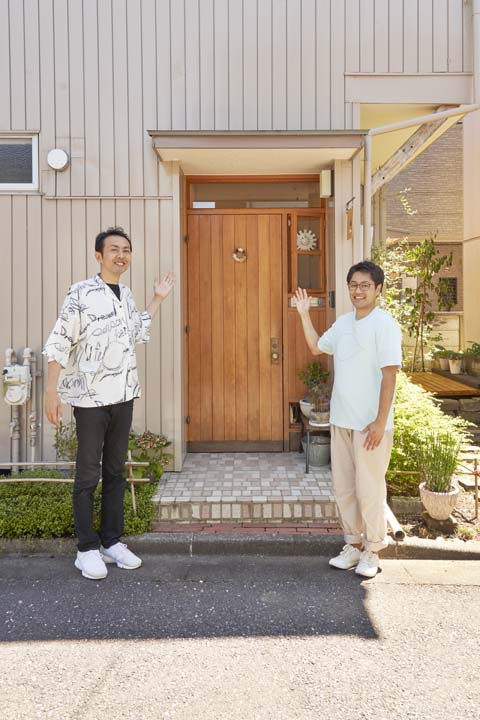 エントランスに立つ田中さんと黒澤さん