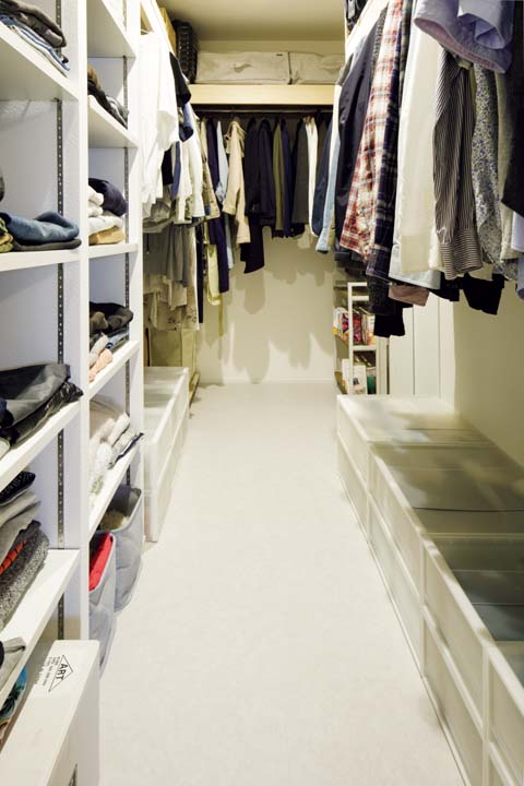 夫婦共用のウォークインクローゼット
