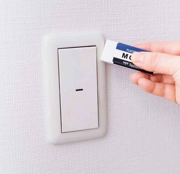 スイッチプレートの汚れは消しゴムで簡単に落ちる