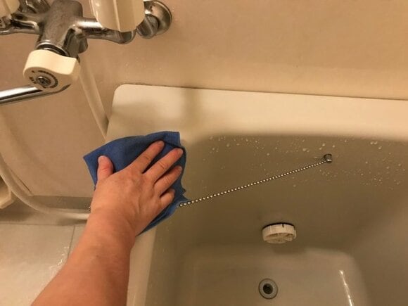 仕上げの拭き上げに