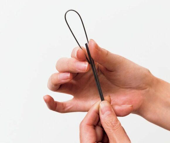 下へ折り曲げる