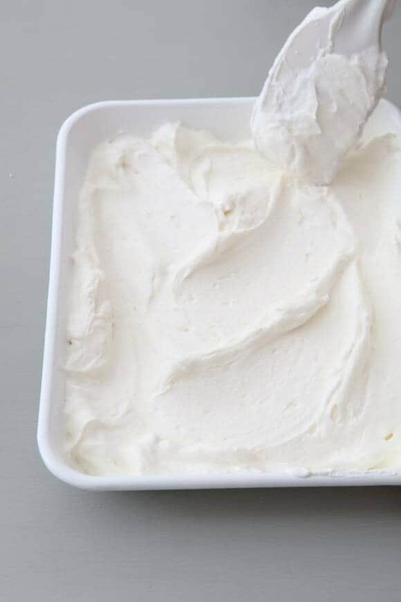 ゴムベラで表面に筋をつける