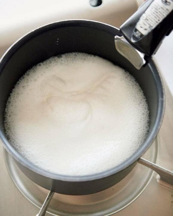 お鍋に卵白