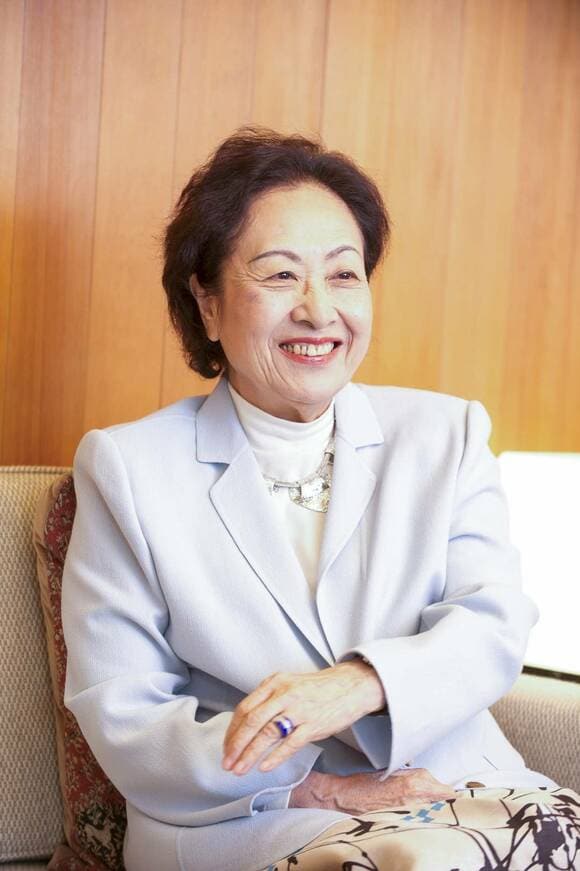 曽根綾子さん
