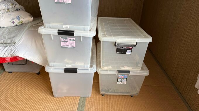 からになった衣装ケース