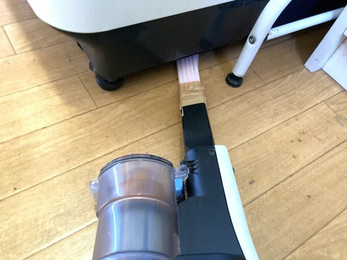 洗濯機の下の床とのすき間