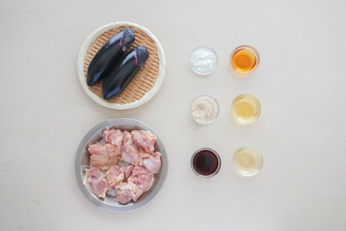 鶏肉とナスの甘酢炒め　材料