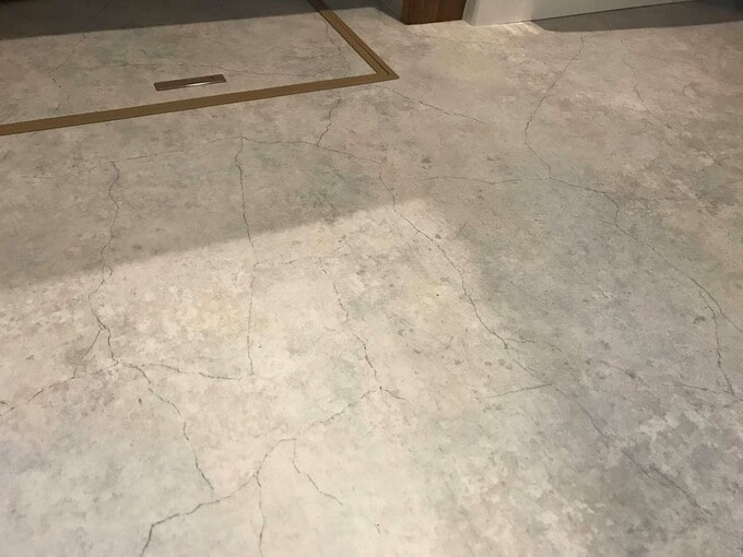 大理石調のクッションフロア