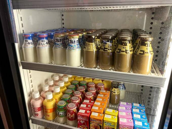 冷蔵庫にコーヒー牛乳など