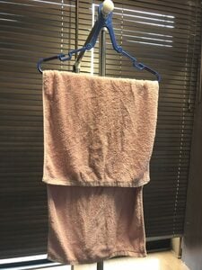 両辺が重ならないように長さを変えて干しましょう。