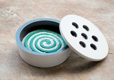 夏はやっぱり蚊取り線香。殺虫効果を発揮させる正しい使い方