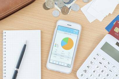 収入が減ったら今すぐ家計再生を。貯金の切り崩しはNG