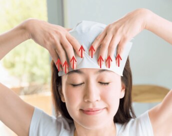 「老け髪」の原因は頭皮に！簡単マッサージでフェイスラインの引き締めも