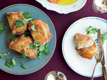 志麻さんの「鶏モモ肉の肉づめ」。クリスマスの食卓にぴったり！