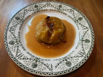 焼きリンゴで日曜日。「甘くて香ばしくて最高じゃないですか」／高橋久美子さん