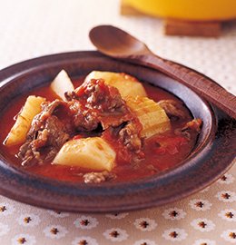 ＜牛肉のトマトスープ＞手ごろな薄切り肉がリッチな食べごたえに！