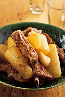 和田明日香さんジュワっと味しみおかず2品。大根、ナスがうまい！<br />