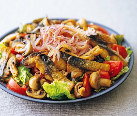 サバとマッシュルームのサラダ