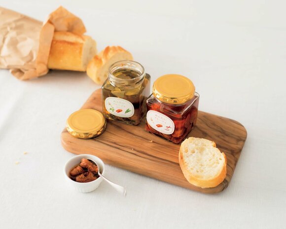 ビン詰めアヒージョとバケット