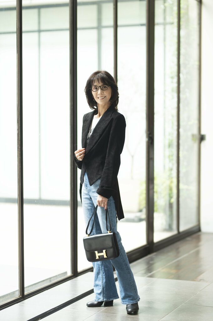 黒ジャケットデニム