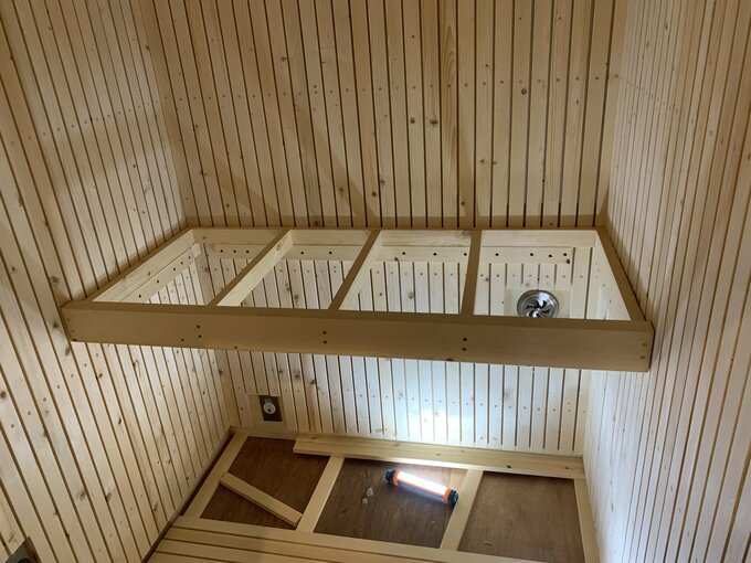だんだんでき上がってきたサウナ