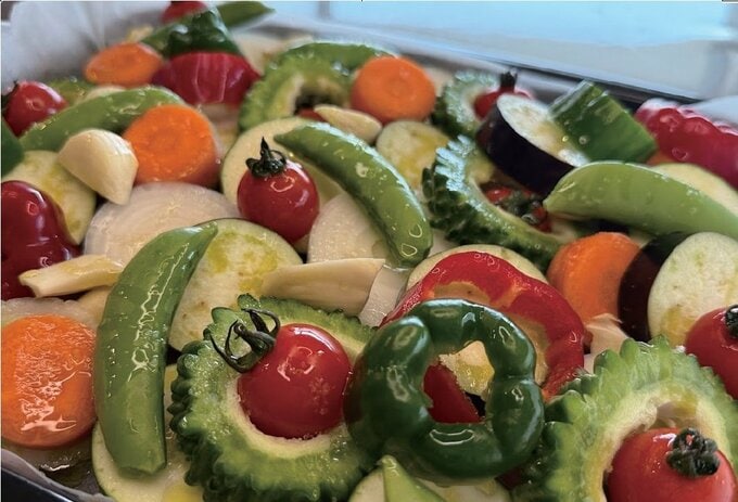 夏野菜を切ってオーブンで焼くだけの“ ほったらかし料理”