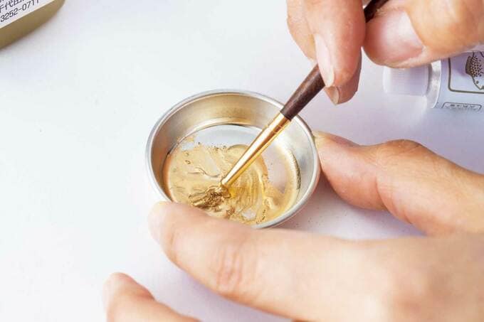 金継ぎの作業途中