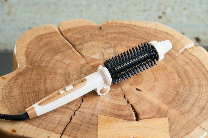 ロールブラシ型アイロン クレイツイオン ホットロールブラシ | 溝の口