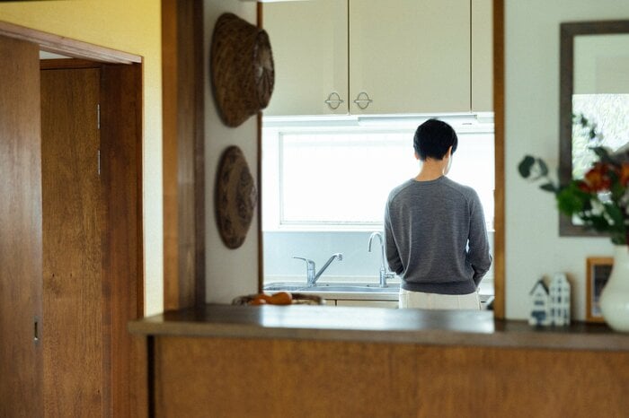 50代・小川奈緒さんの「朝の日課」。朝ごはんは玄米を楽しむ