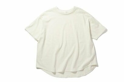 40代50代、プチプラTシャツで「やせ見え」するコツ4つ。無印良品は1290円