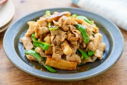 シャキシャキ食感が最高「豚バラレンコン」炒めレシピ。ご飯泥棒間違いなし