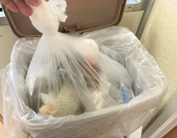 夏の「生ゴミ」の臭さ対策4つ。家にあるもので“におい漏れ”が激減