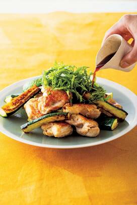 鶏肉ソテー南蛮酢がけ。ズッキーニを加えてボリューム満点