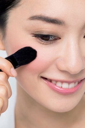 出会いの春は、洗練された大人メイクを！目・頬・唇の黄金バランスはこれ