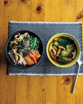 鶏胸肉と秋野菜のさっぱりビビンバ。ゆで汁はスープにして一石二鳥