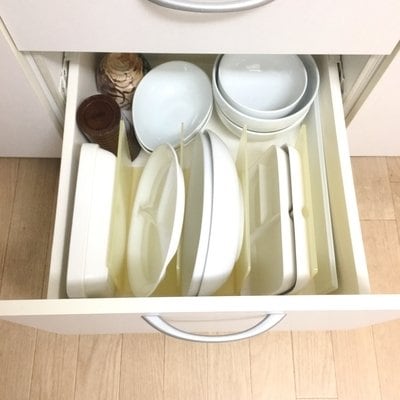 引き出しにカレー皿など