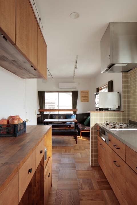 キッチンから見たリビング