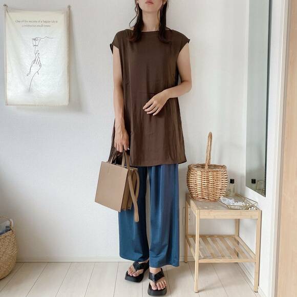 カラーパンツコーデ