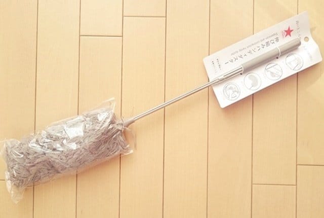 100円ショップで伸縮タイプのハンディモップを購入